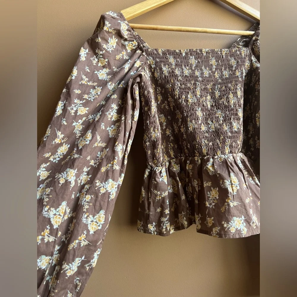 NWT Brown & Yellow Floral Smocked Long Puff Sleeve Women's Top. Size S.